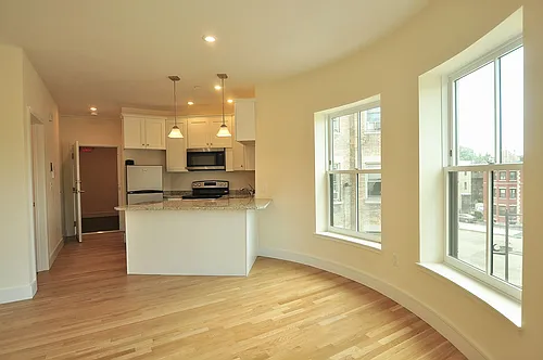 872 Beacon St #4 Photo 1