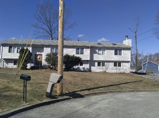 21 Daisy Ct, Cranston, RI 02920