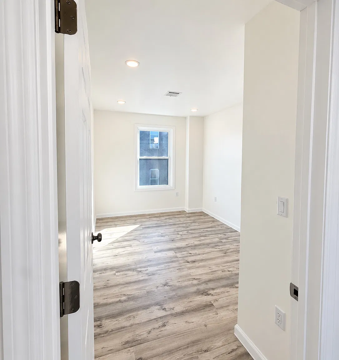 3 bed, 1200 sqft, $3,650 — Photo 4