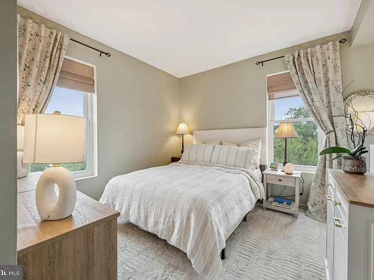 1812 Vernon St NW #34 — Photo 15