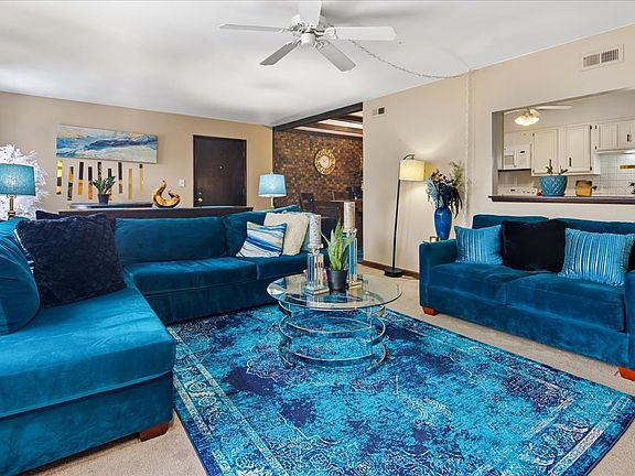 4th image of 475 Shenstone Rd APT 304