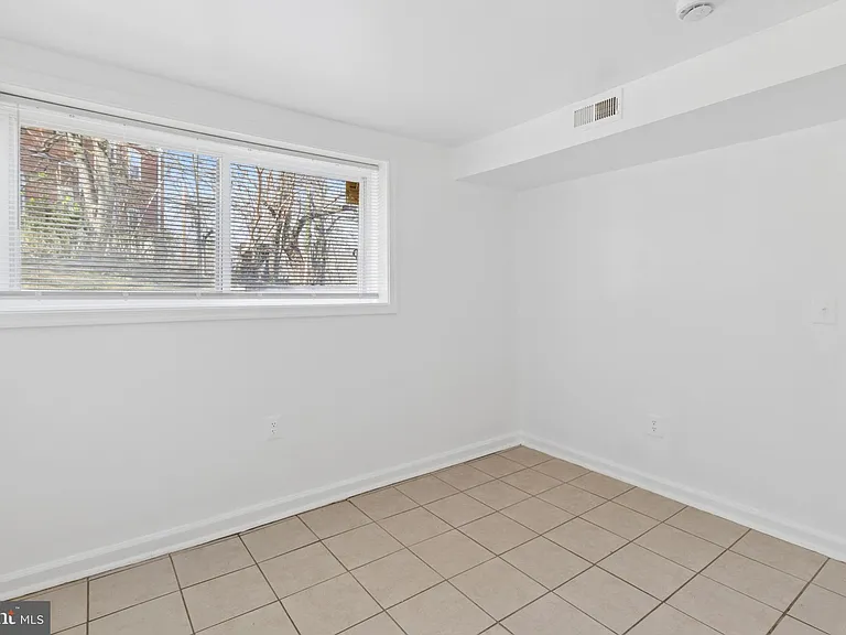 407 Lebaum St SE #4 — Photo 16