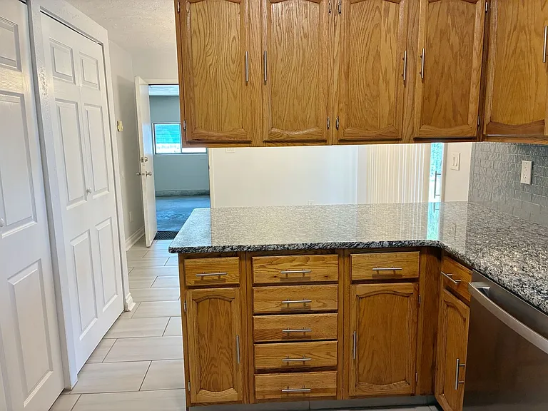 2180 Westcliff Dr — Photo 12