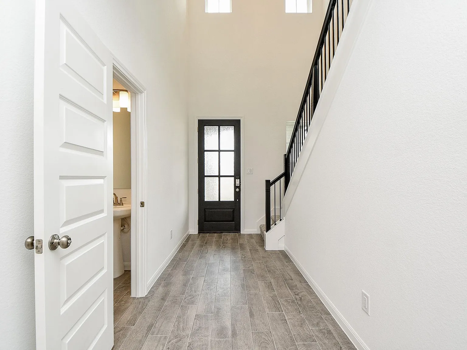 3 bed, 2.5 bath, 2015 sqft, $2,600 — Photo 4