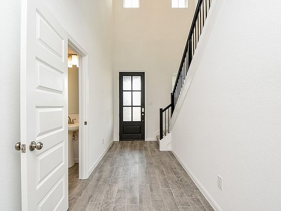 4th image of 7207 Prairie Heights Dr