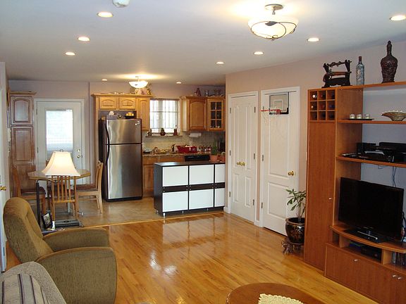 LEAVING ROOM WITH KITCHEN