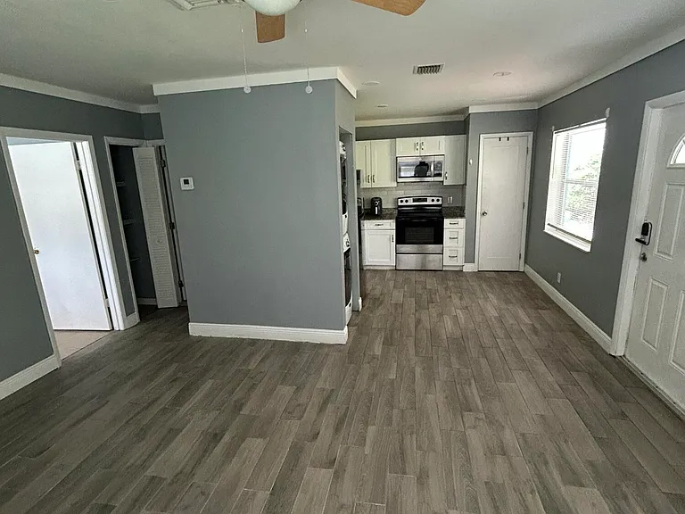 1435 SW 24th Ct #B — Photo 5