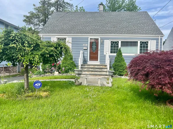 140 1/2 Stuart Ave, Norwalk, CT 06850