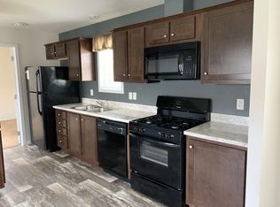 2047 S Rober Blvd, Saint Clair, MI 48079
