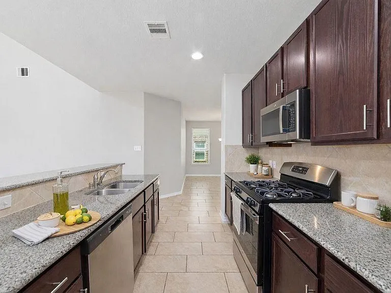 2707 Golden Hills Ct — Photo 11
