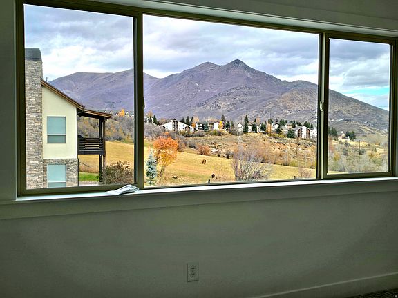 3rd image of 1085 W Olympic Cir