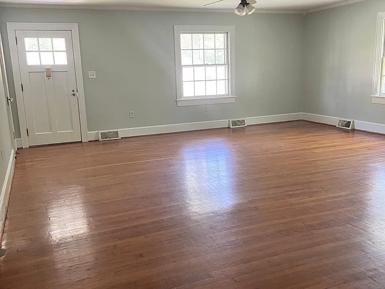 4151 Lee St — Photo 2
