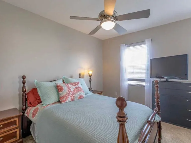 1425 Carylake Cir — Photo 16