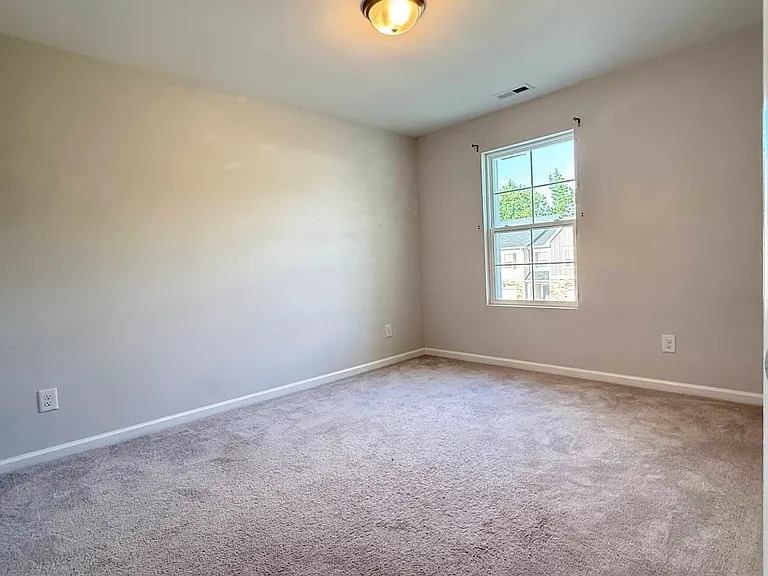 147 Hunston Dr — Photo 11