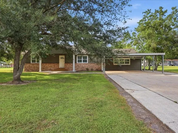 11565 Greenway Dr, Beaumont, TX 77705