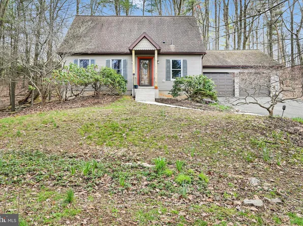 2504 & 2503 Wagonwheel Dr, Auburn, PA 17922