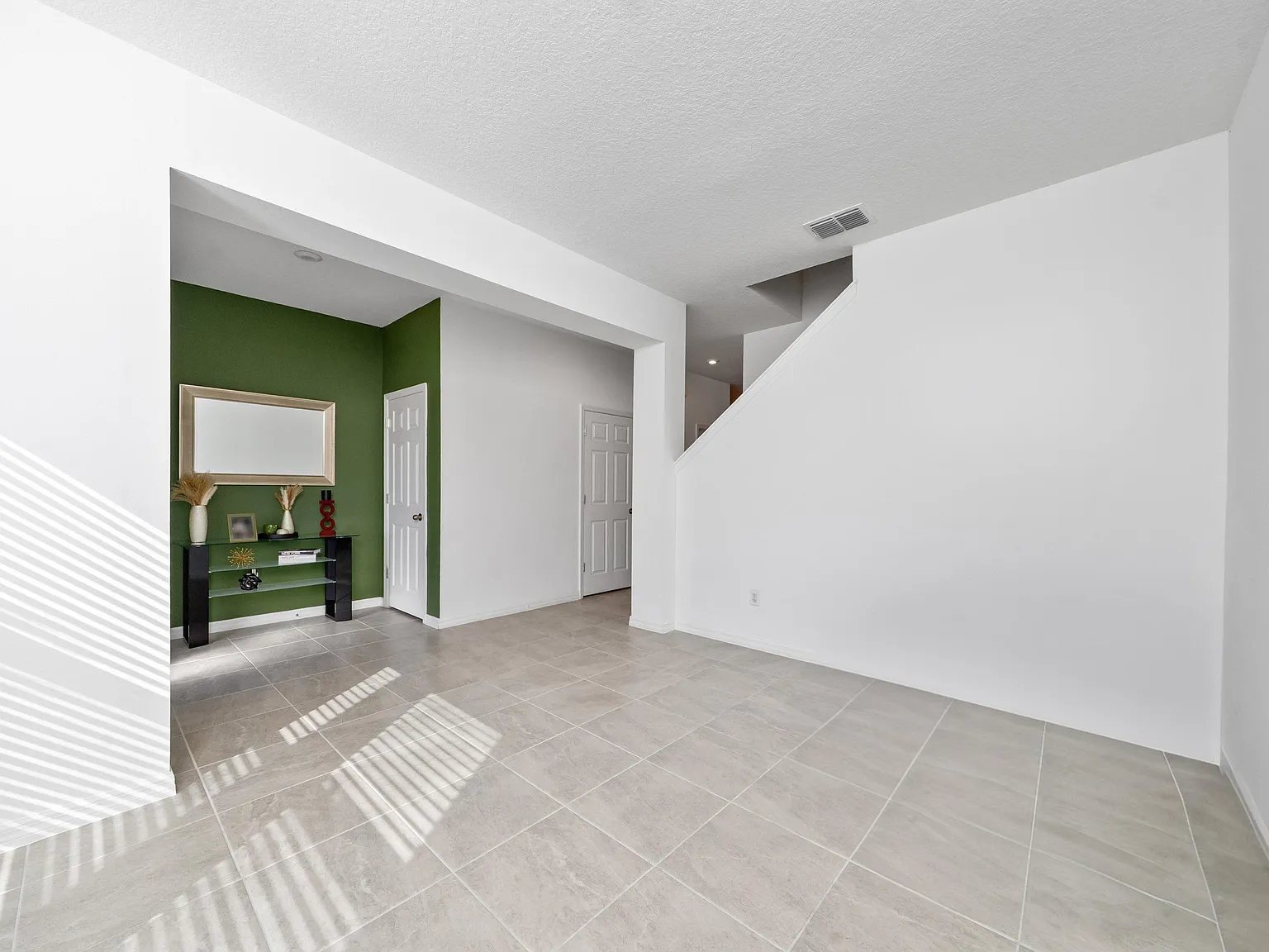 3 bed, 1662 sqft, $2,650 — Photo 3