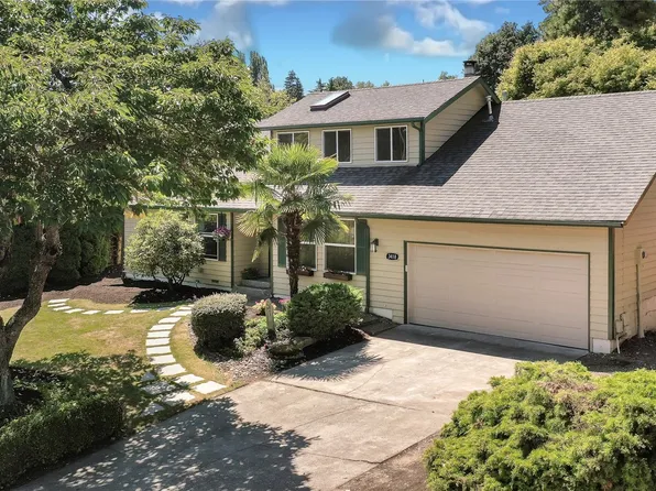 3418 St Andrews Court NE, Tacoma, WA 98422