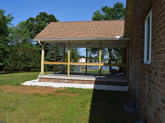 5th image of 33645 Baylis Dr