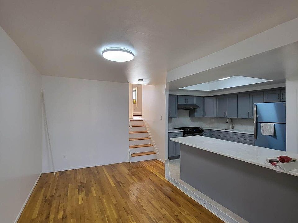 1st image of 195 Bay 46th St #2