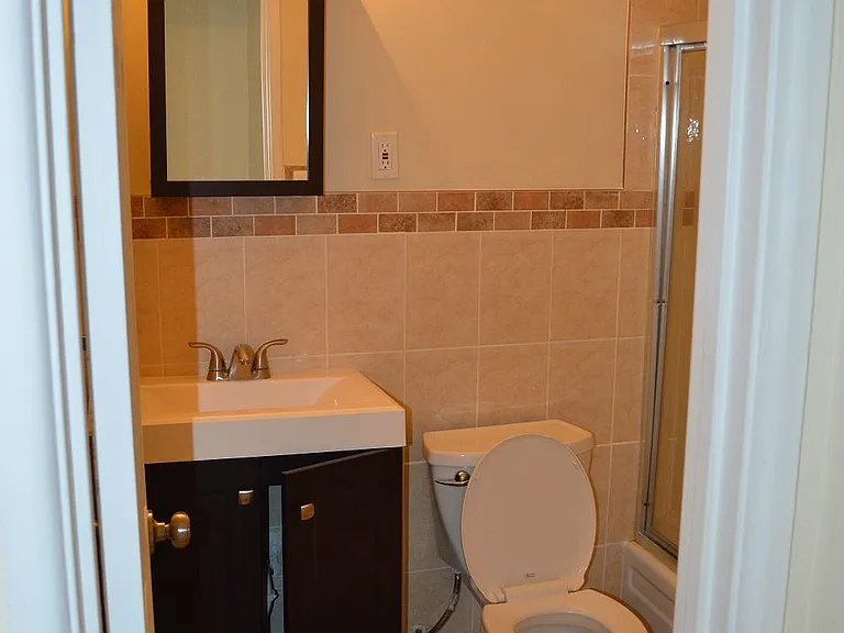 Washington Towers — Photo 14