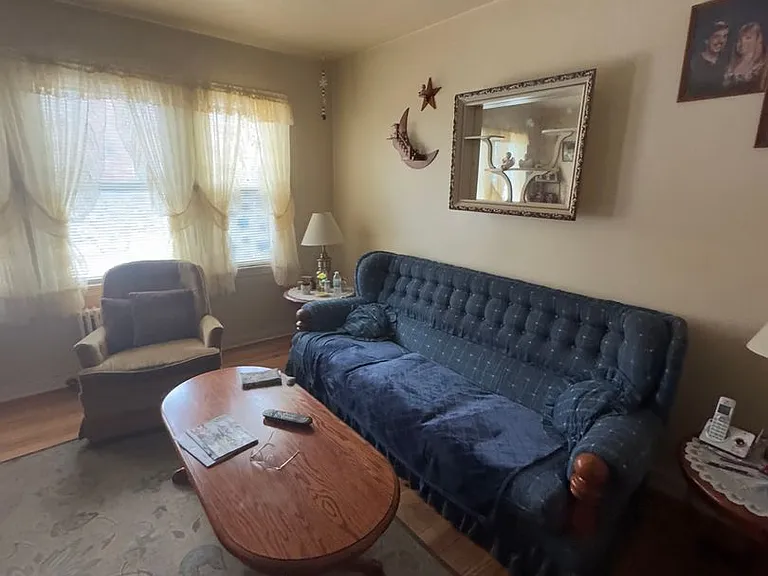 2331-2333 Niskayuna Dr — Photo 6
