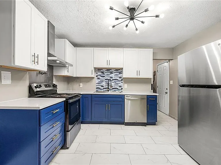 128 Alexander Ct — Photo 8