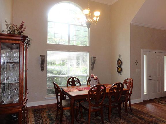 Formal Dining