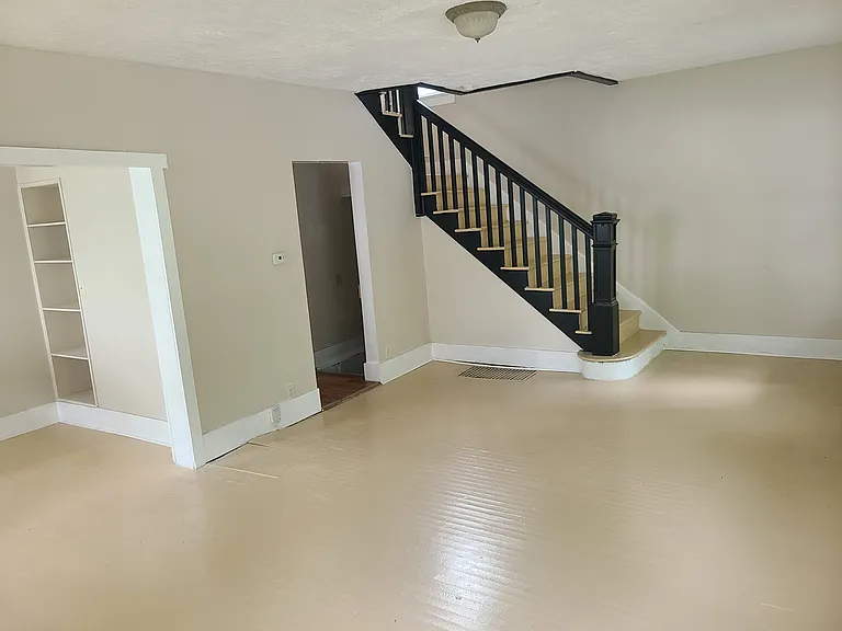 460 Vine St — Photo 11