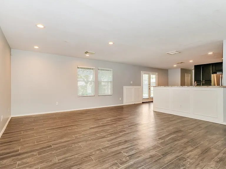 302 Falling Pine Dr — Photo 8