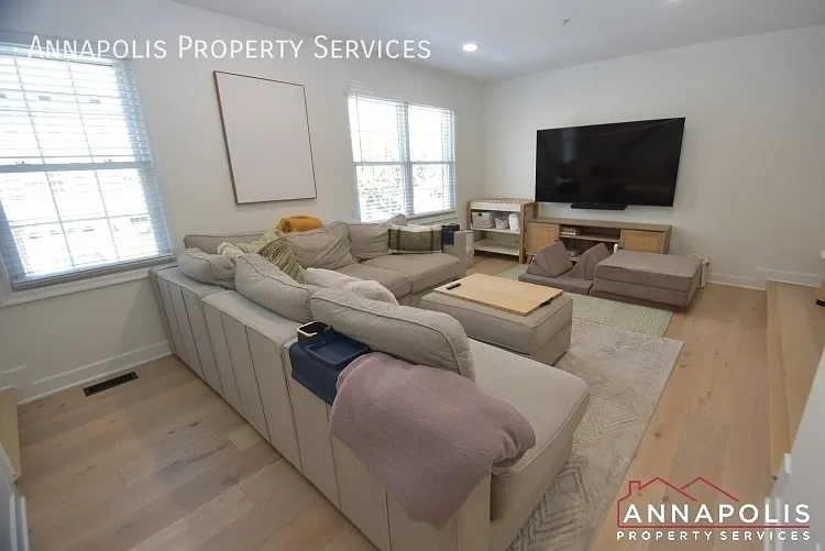 1107 Brassie Ct — Photo 9