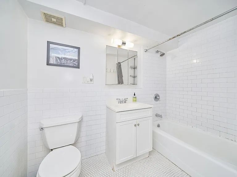 60 Pearl St #3 — Photo 12