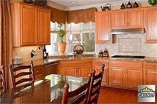 3rd image of 2933 Venezia Ln