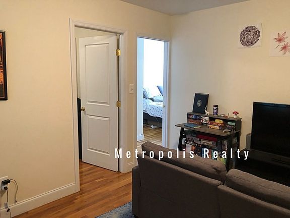 2nd image of 2374 29th St APT 3