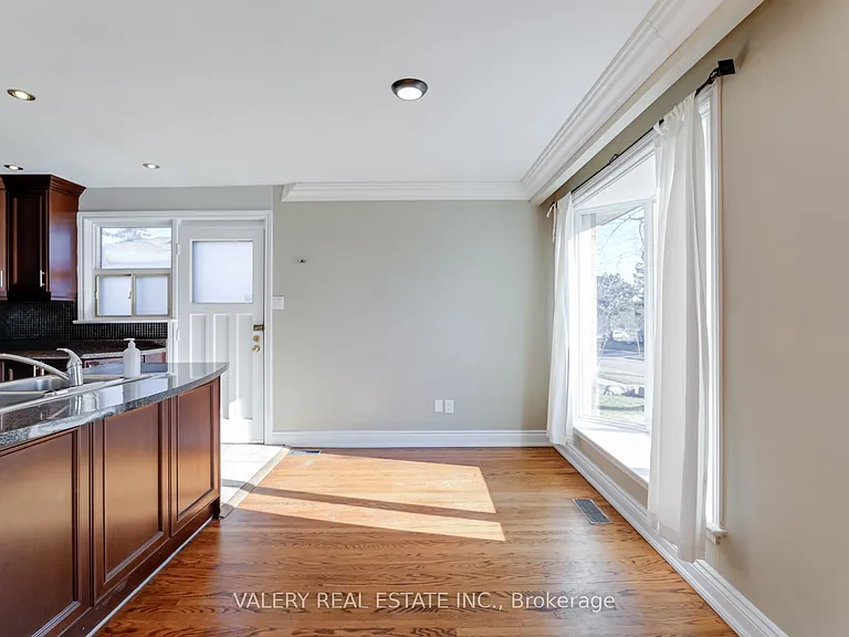 118 Dorcot Ave #MAIN — Photo 5