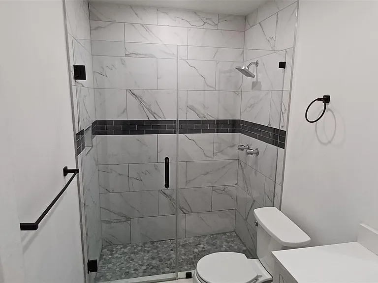 630 N 58th Ave — Photo 7