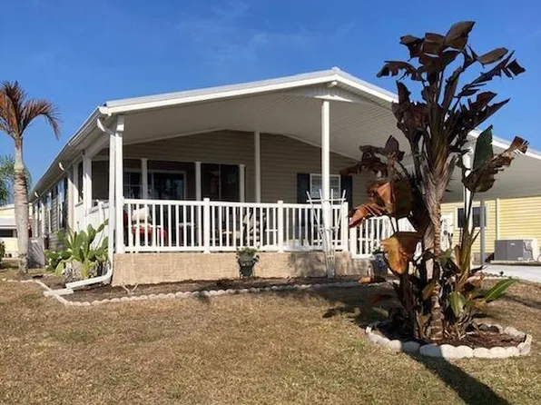 1418 Barefoot Cir, Barefoot Bay, FL 32976
