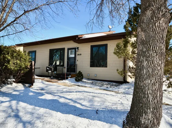 2610 18th St S, Fargo, ND 58103