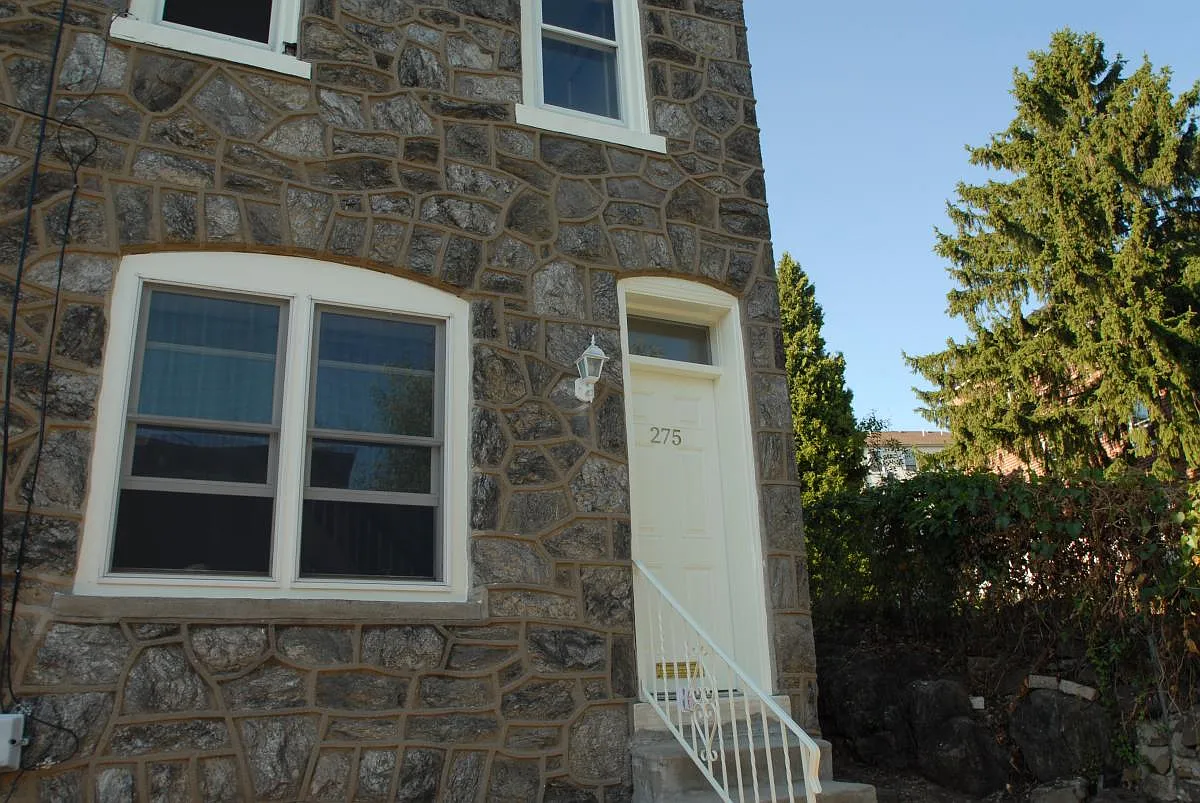 2 bed, 1106 sqft, $2,050 — Photo 1