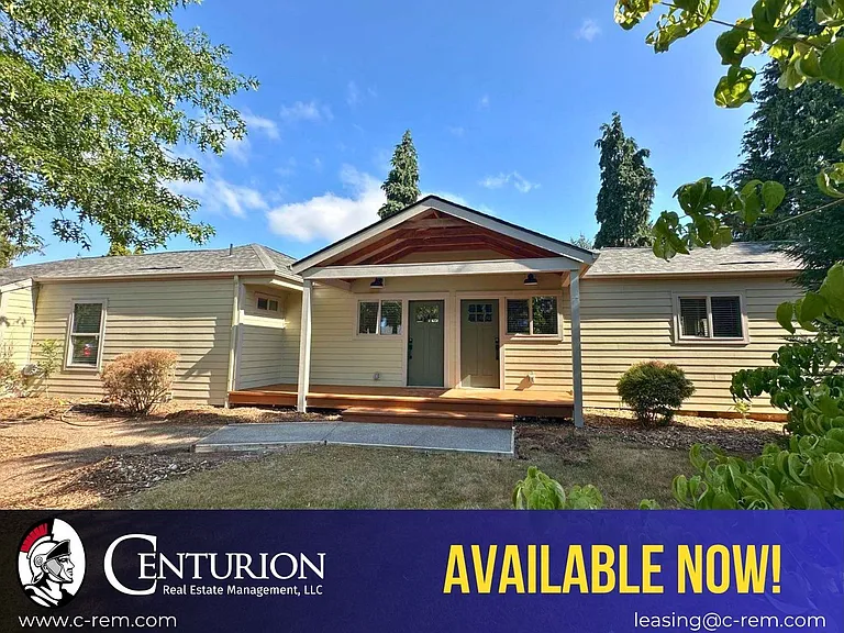 805 Boxwood Ln SE — Photo 1