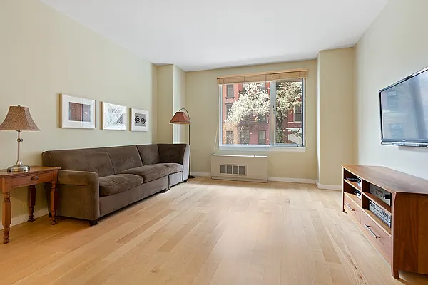 Sold by Compass | media 1