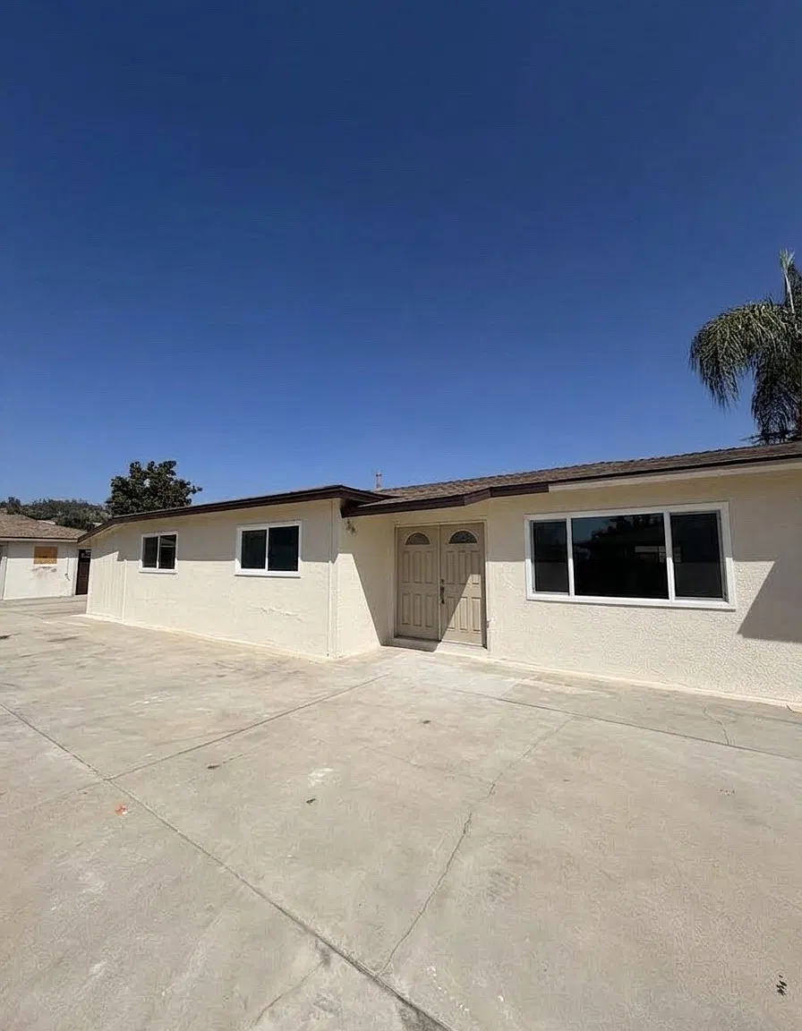 3 bed, 1300 sqft, $3,600 — Photo 2