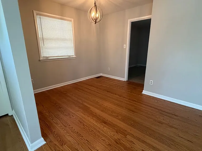 41 Central Ln — Photo 3