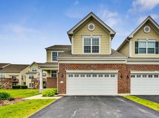 1211 Rockway Glen Ct, Elgin, IL 60124