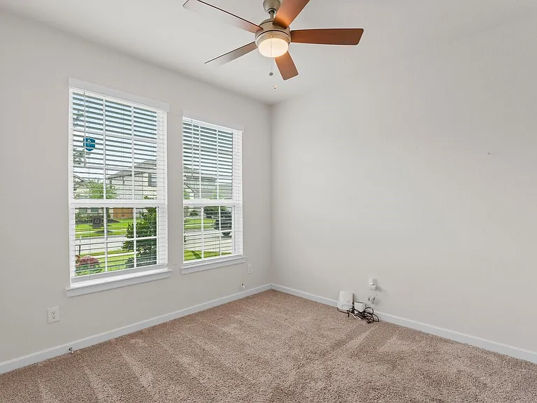 3850 Chapman Bluff Dr — Photo 3