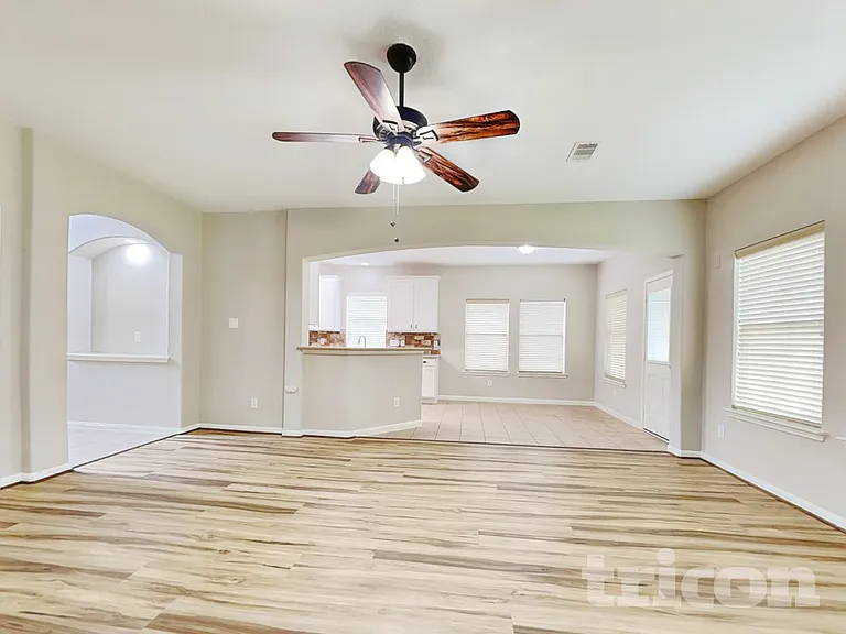 8523 W Highlands Xing — Photo 3