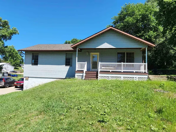 17280 Gardners Ln, Dubuque, IA 52001