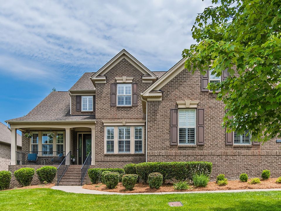 1st image of 215 Terri Park Way