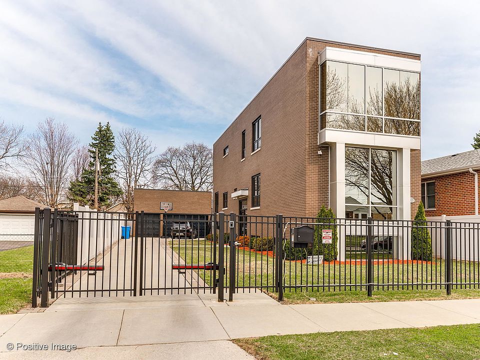 1st image of 3121 N Odell Ave