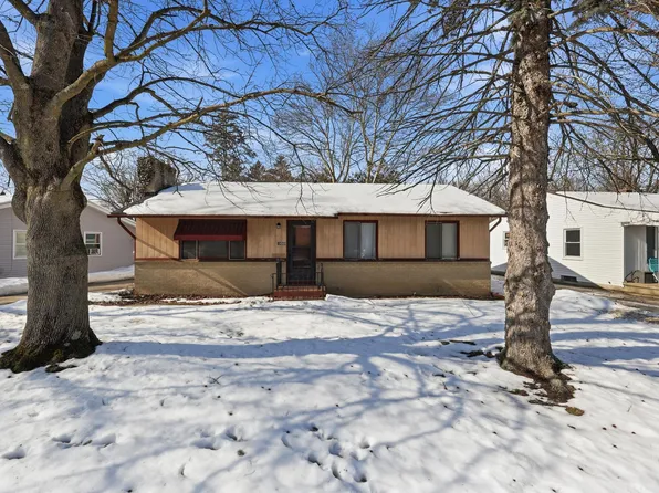 1465 Laughlin Dr NW, Grand Rapids, MI 49504